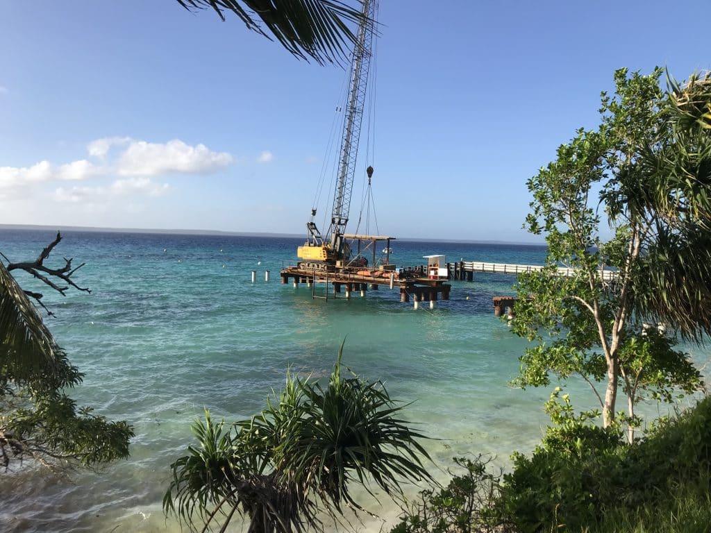 Arbé ponton chaloupes Lifou Easo Travaux maritimes