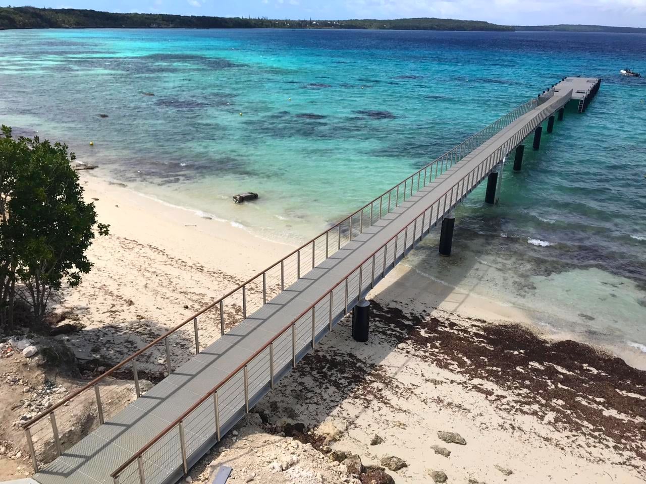 Arbé ponton chaloupes Lifou